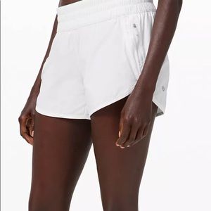 Lululemon Tracker Low-Rise Short 4”